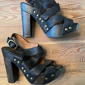Lucky Brand sz 7 strappy platform sandals